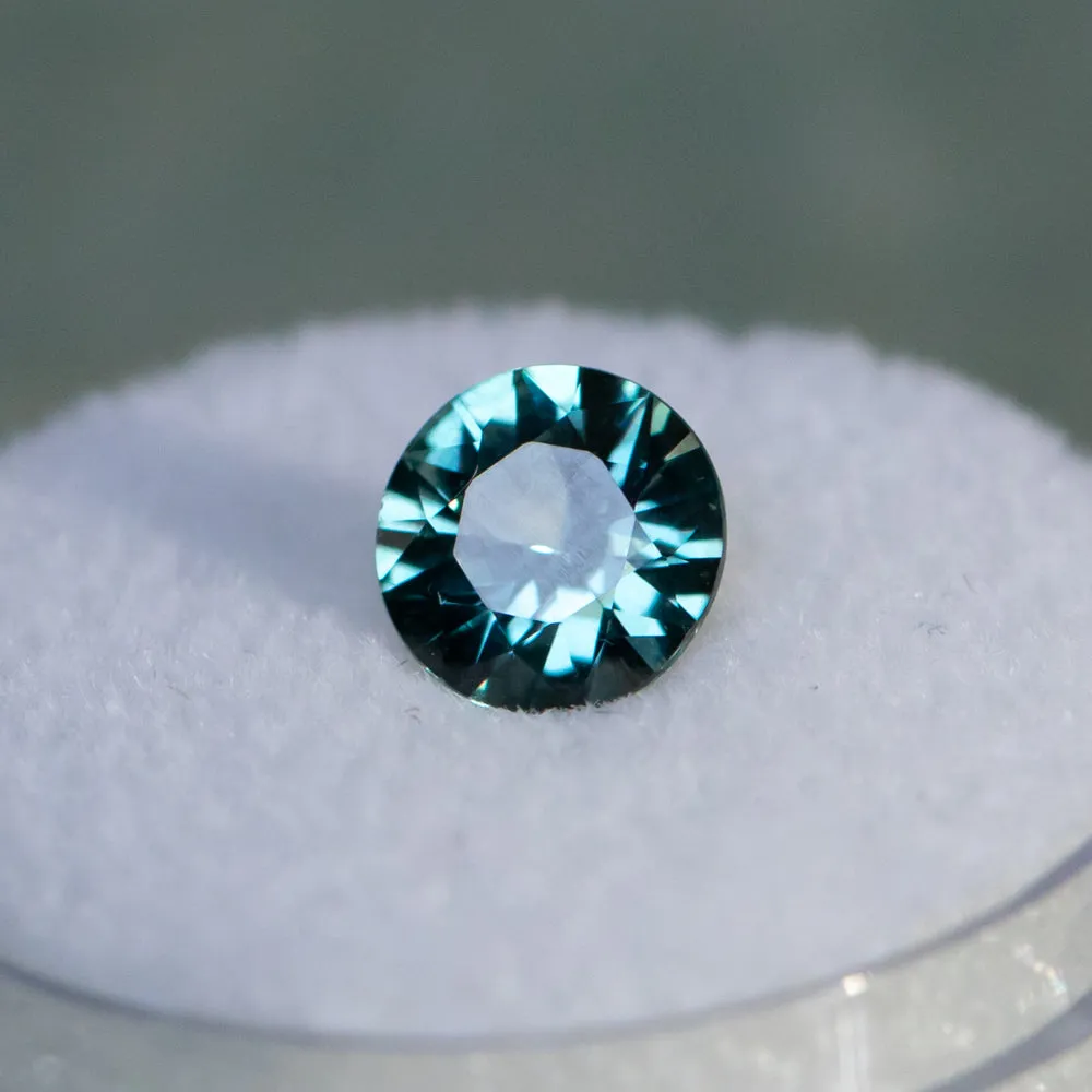 1.41CT ROUND SONGEAN SAPPHIRE, COLOR SHIFTING BLUE GREEN PURPLE, 7.1X4MM