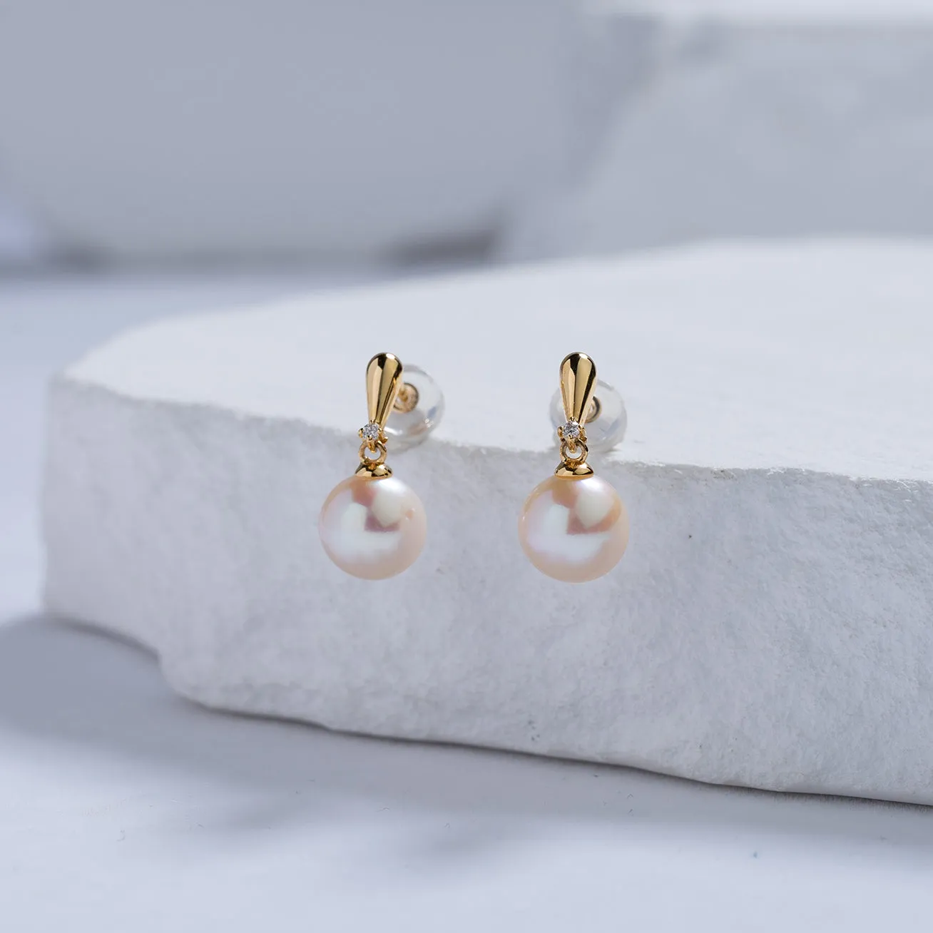 18K Solid Gold Diamond Freshwater Pearl Earrings KE00115