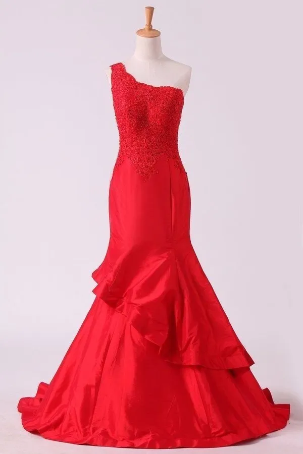 2024 Red One Shoulder Mermaid Prom Dresses Taffeta With Applique P6L3PQD8