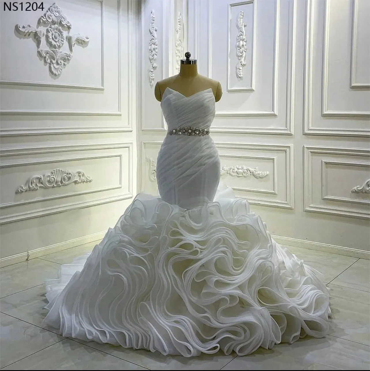 AM1204 Strapless Pleat Ruffle Luxury Mermaid Wedding Dress