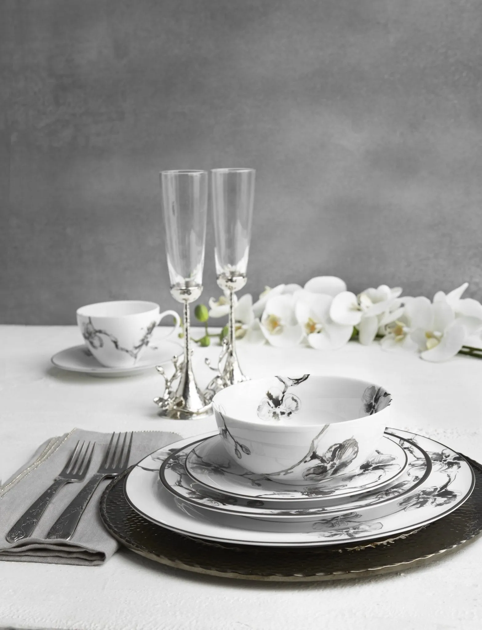 Black Orchid Dinnerware