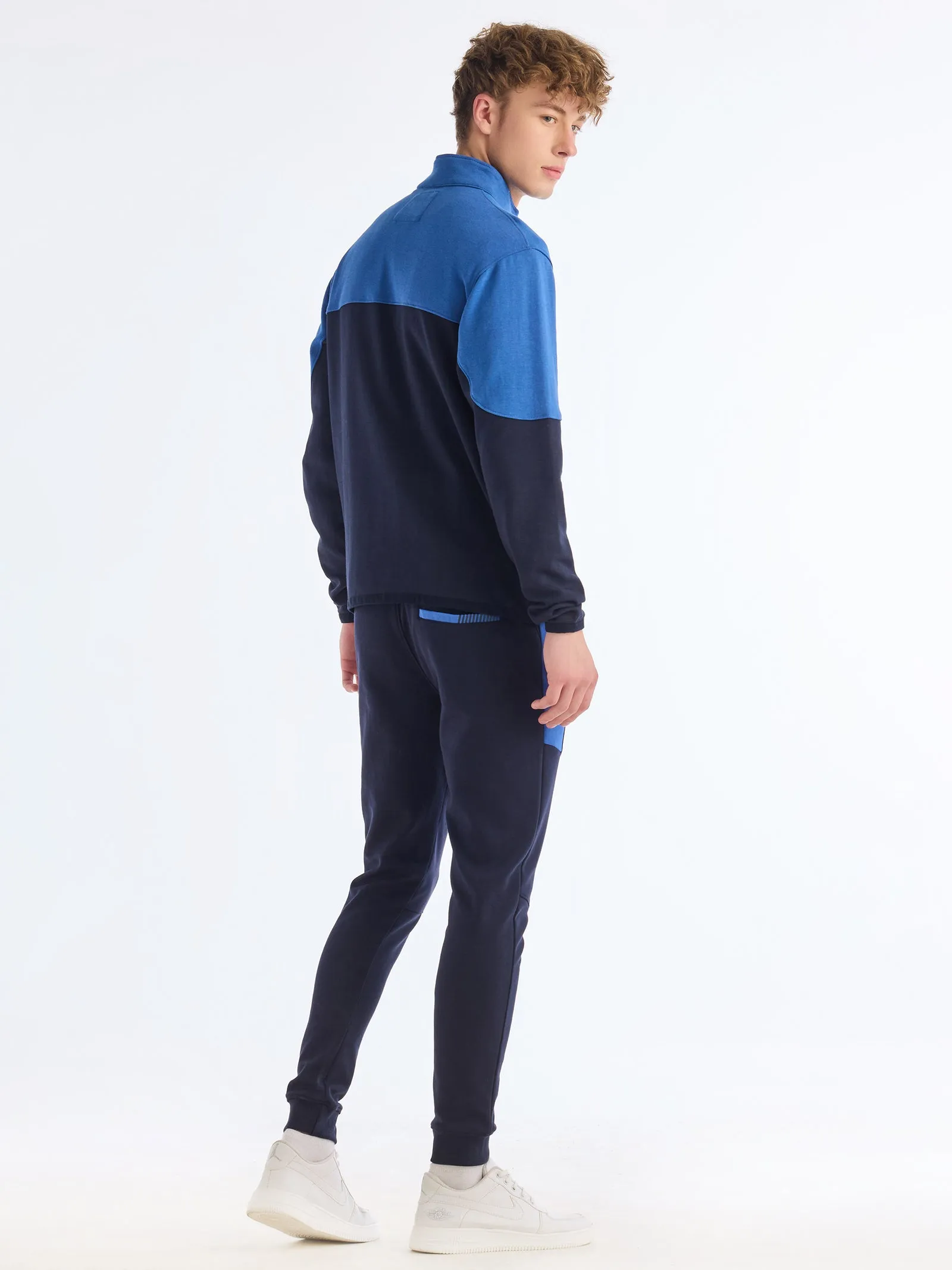 Blue Solid Zipped Sweatshirt