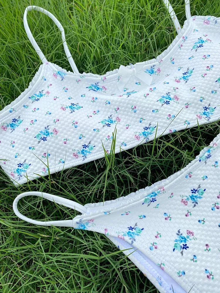 Süßes Sommer-Bikini-Set mit Blumenschleife und Rock