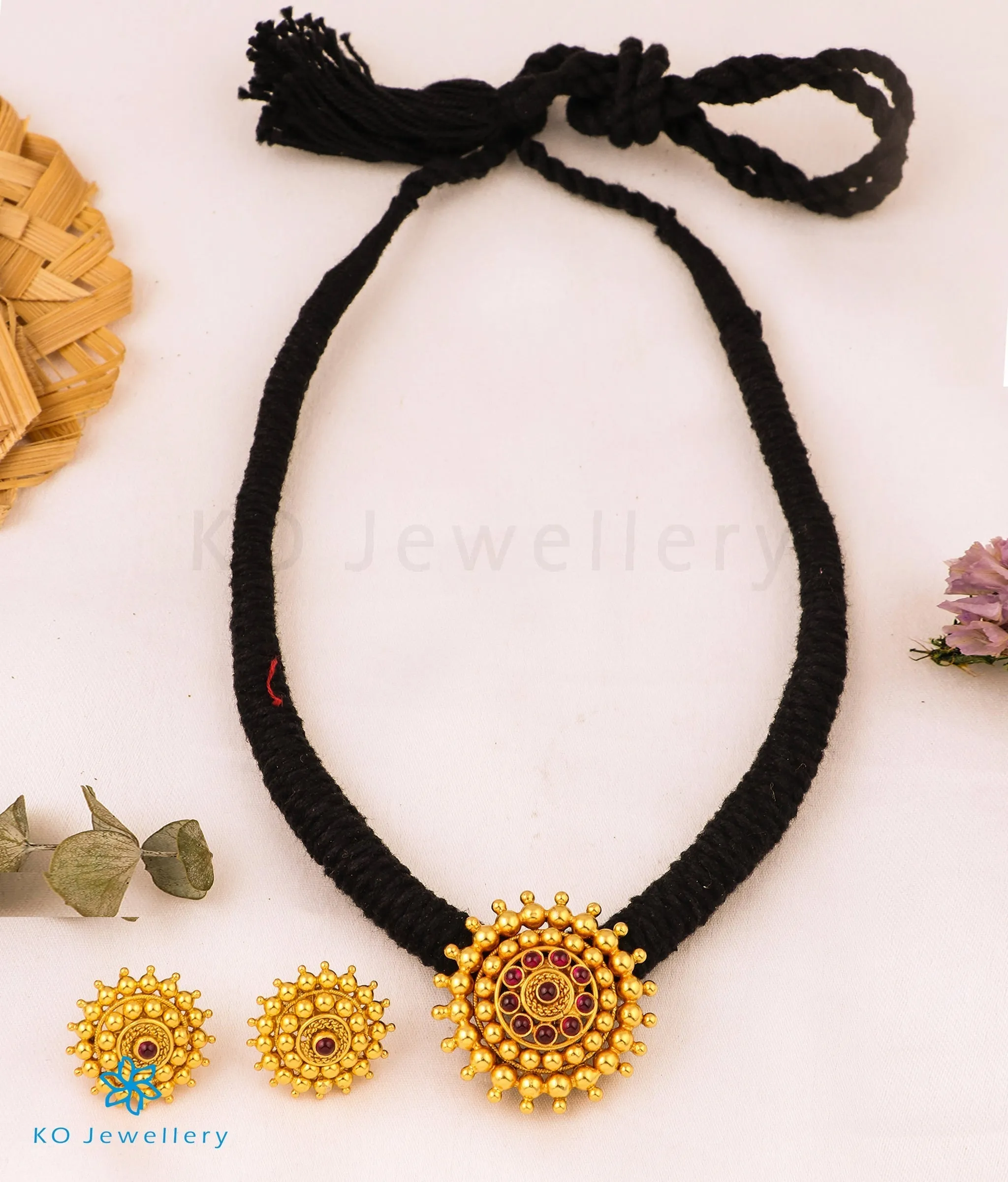 The Chakratiya Silver Thread Necklace (Black)