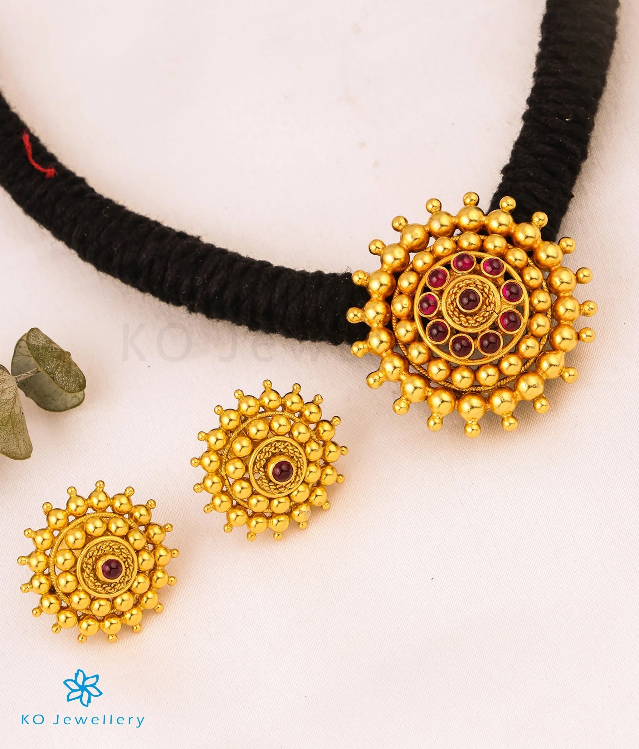 The Chakratiya Silver Thread Necklace (Black)